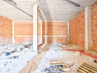 Locales en C/ del Albero 13