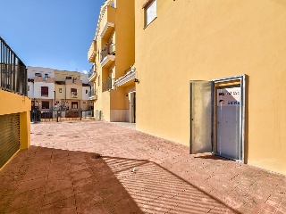 Locales en C/ del Albero 18