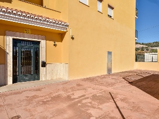 Locales en C/ del Albero 20