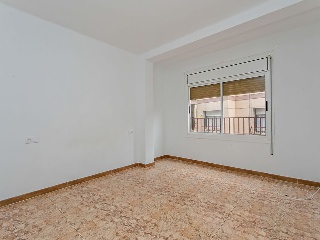 Piso en C/ Llinars 4