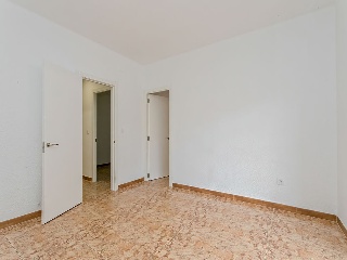 Piso en C/ Llinars 11