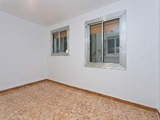 Piso en C/ Llinars 16
