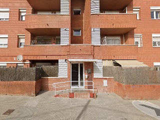 Piso en venta en Rubí de 77  m²