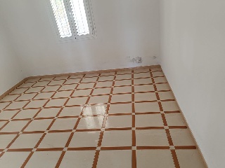 Terreno con edificación en Almendral 6