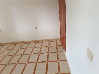Terreno con edificación en Almendral 8
