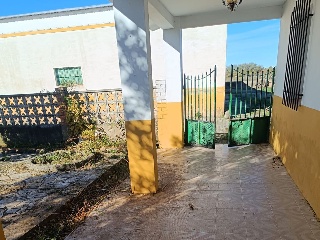 Terreno con edificación en Almendral 15