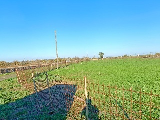 Terreno con edificación en Almendral 21