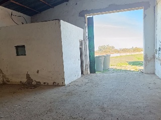 Terreno con edificación en Almendral 24