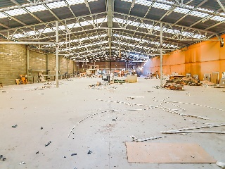 Nave Industrial en La Sénia 13