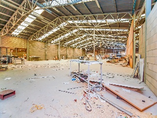 Nave Industrial en La Sénia 17
