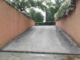 Plaza de garaje en C/ Clementina Arderiu 4