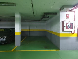 Local y plazas de garaje en C/ Cristóbal Colón Calahonda 15