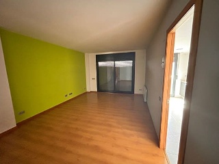 03229-0001 8