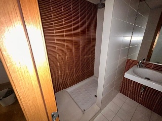 03229-0001 28