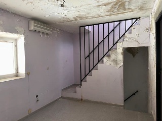 00598-0001 10