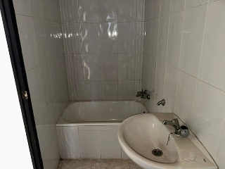 00598-0001 19