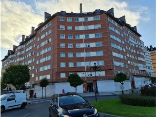 Local en venta en Oviedo de 328  m²
