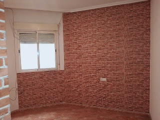 04657-0001 8