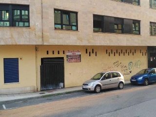 Local en venta en Langreo de 347  m²