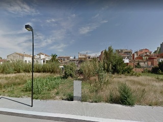 Solar situado en Figueres 4