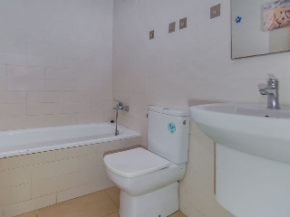 Pisos, dúplex y garajes en C/ Rafael de Casanovas, Badalona (Barcelona) 24