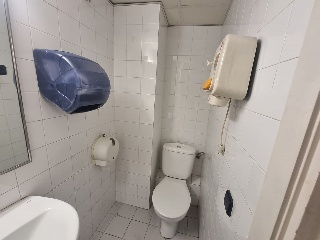 Local comercial en C/ Consell de Cent - Barcelona - 14