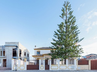 Chalet independiente en Las Cabezas de San Juan - Sevilla - 2