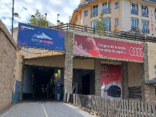 Garaje en venta en Granada de 8  m²