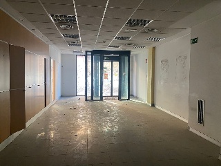 Local comercial en C/ Motrico - San Fernando de Henares - Madrid 2