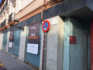Local en venta en Fuente Palmera de 174  m²