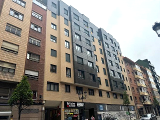 Piso en venta en Oviedo de 53  m²