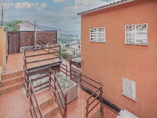 Chalet independiente en Canyelles  35