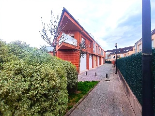 PARAYO, URB. EL RUBION 12