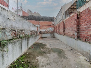 Vivienda en construcción detenida en C/ Sant Gaieta - Rubí - 18