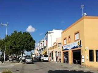 Piso y garaje en Cm de la Botica - Almería - 3