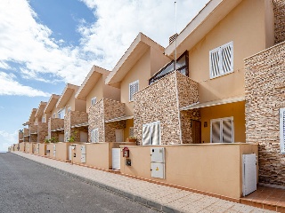 Chalet adosado en C/ Punta Salinas 17