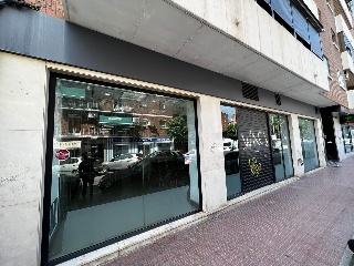 Local en venta en Alcalá De Henares de 386  m²