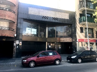 Local en venta en Terrassa de 711  m²