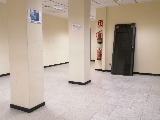 Local en C/ Maqueda, Madrid 9