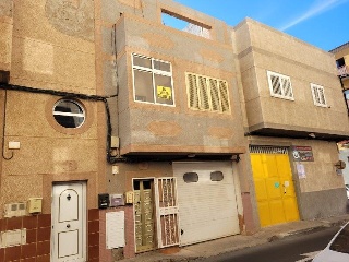 Piso en venta en Santa Lucía De Tirajana de 110  m²