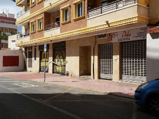 Local en venta en Torrevieja de 106  m²