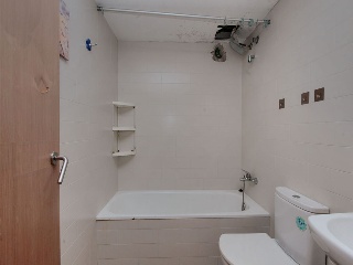 Pisos, dúplex y garajes en C/ Rafael de Casanovas, Badalona (Barcelona) 40