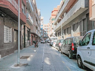 Pisos, dúplex y garajes en C/ Rafael de Casanovas, Badalona (Barcelona) 47