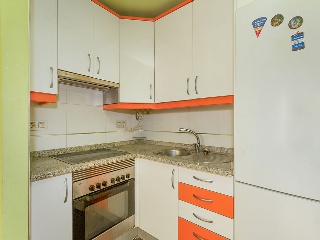 Piso en C/ Germán Pérez Carrasco, Madrid  16