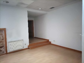 Conjunto de locales y garaje en C/ Montemar - Guadalajara - 13