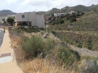 Suelo urbano consolidado en C/ Vallestrique - Níjar - Almería 9