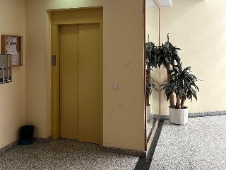 Plaza de garaje en C/ Riera de can toda 6