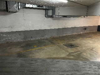 Plaza de garaje en C/ Riera de can toda 8