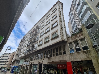 Local en venta en Cangas de 148  m²