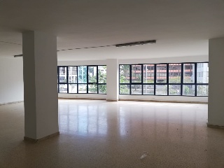 Oficinas con garaje en C/ León y Castillo 3